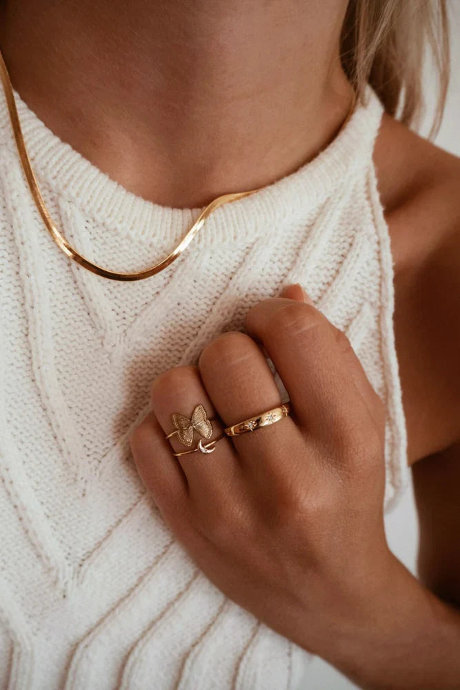 Five and Two Daphne Ring