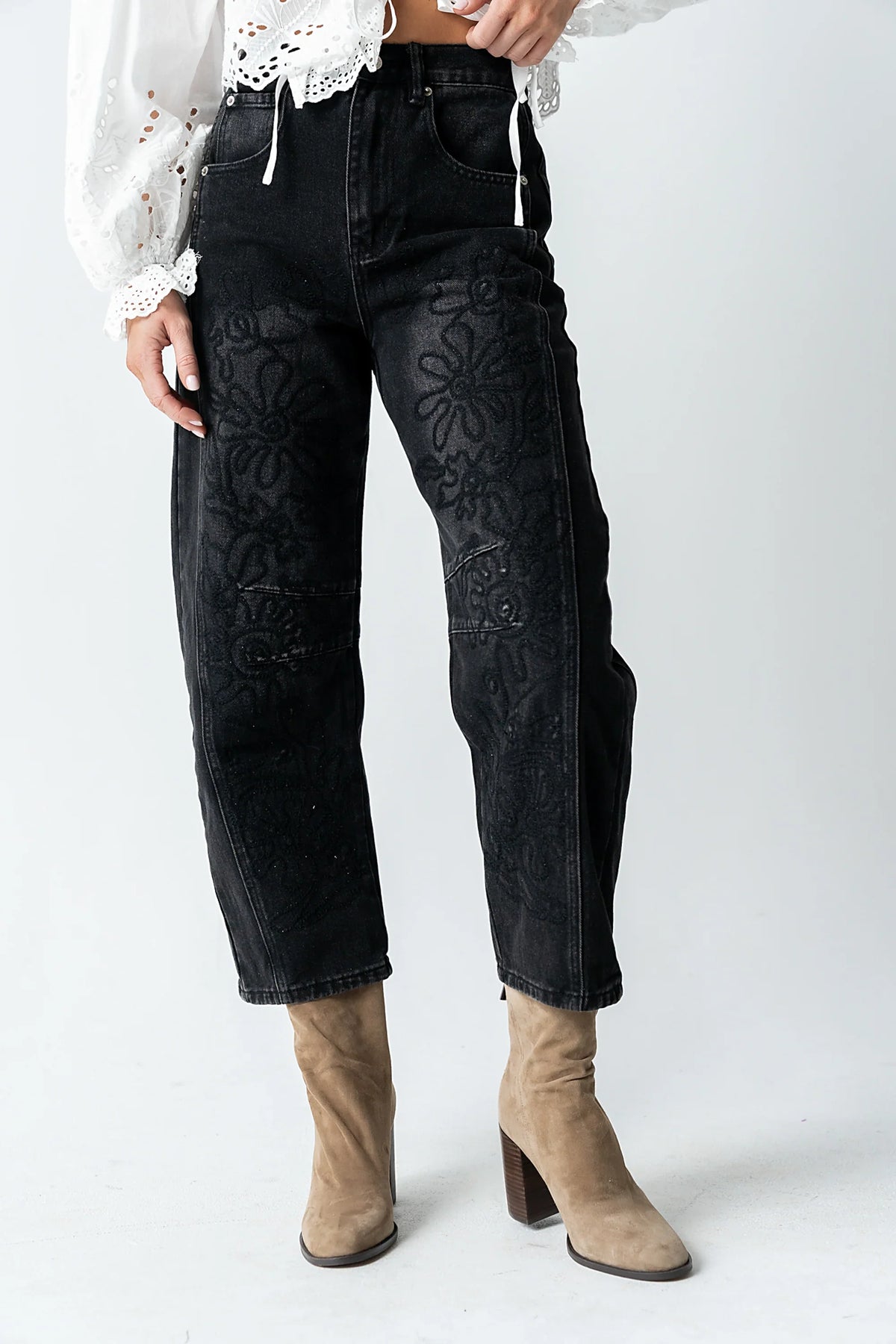 Kinsey Embroidered Barrel Jeans in Faded Black