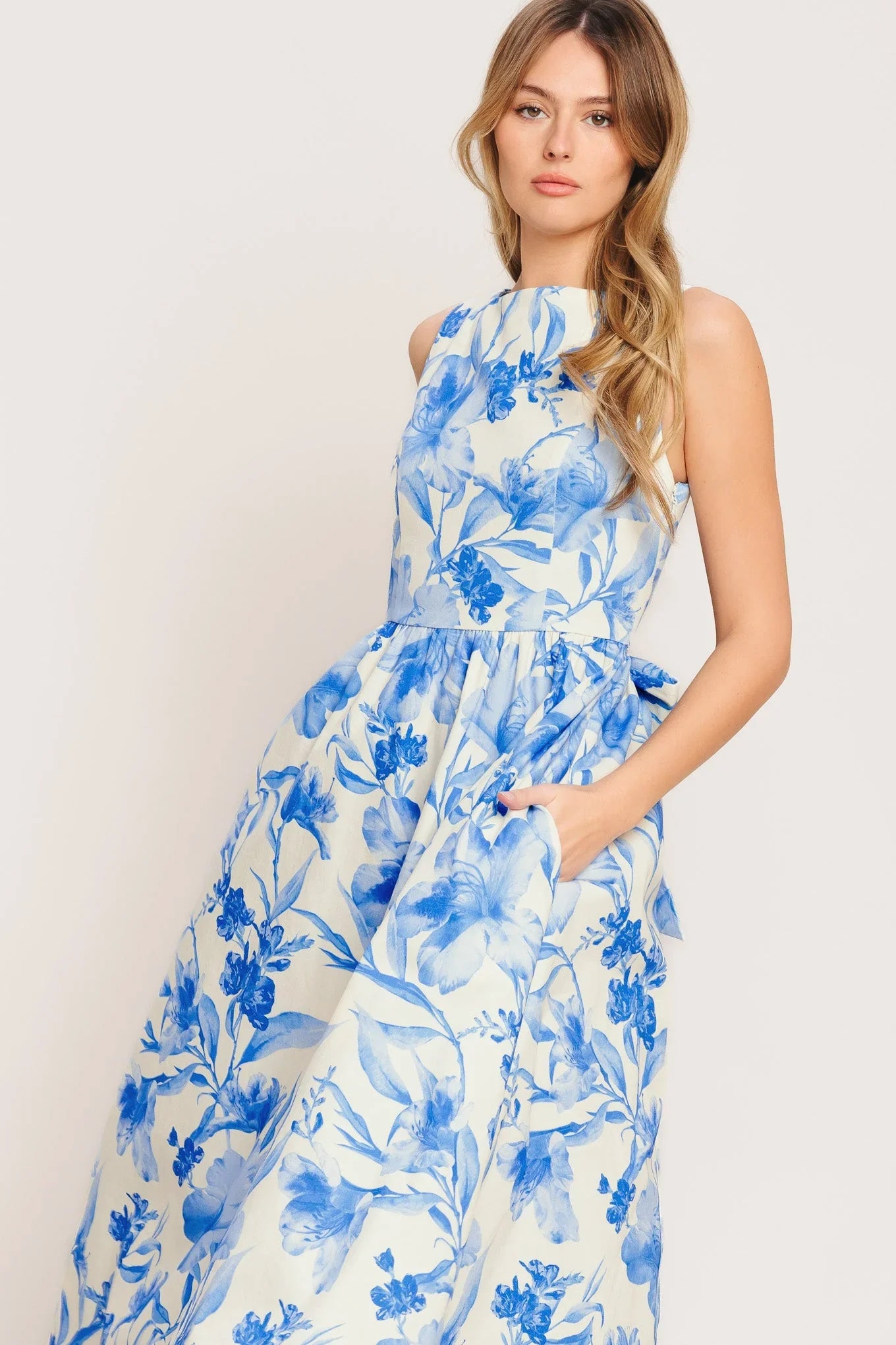 PORCELAIN BLUE FLORAL MIDI DRESS