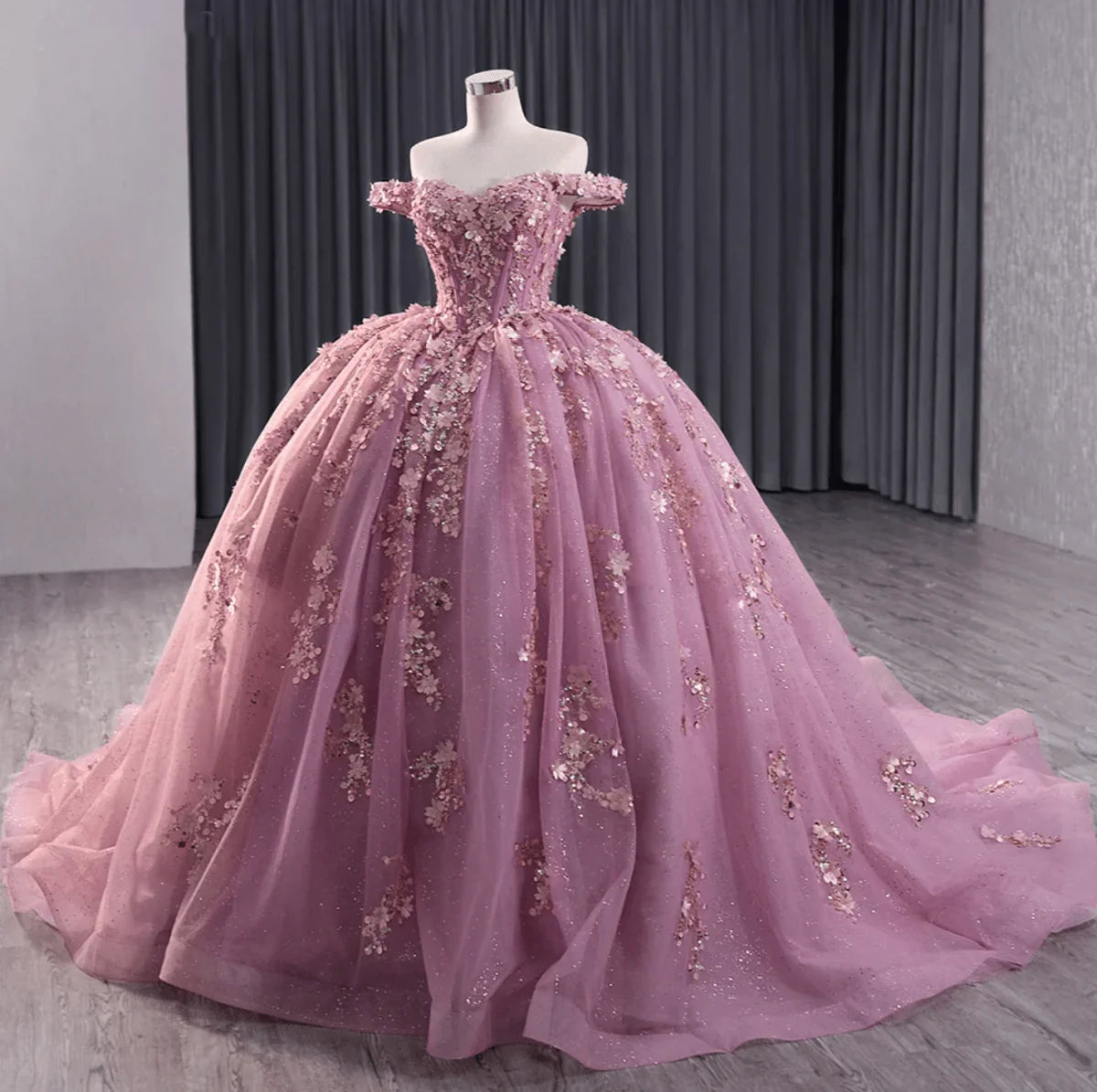 Floral Lace Sweetheart Corset Ball Gown Quinceañera Dress