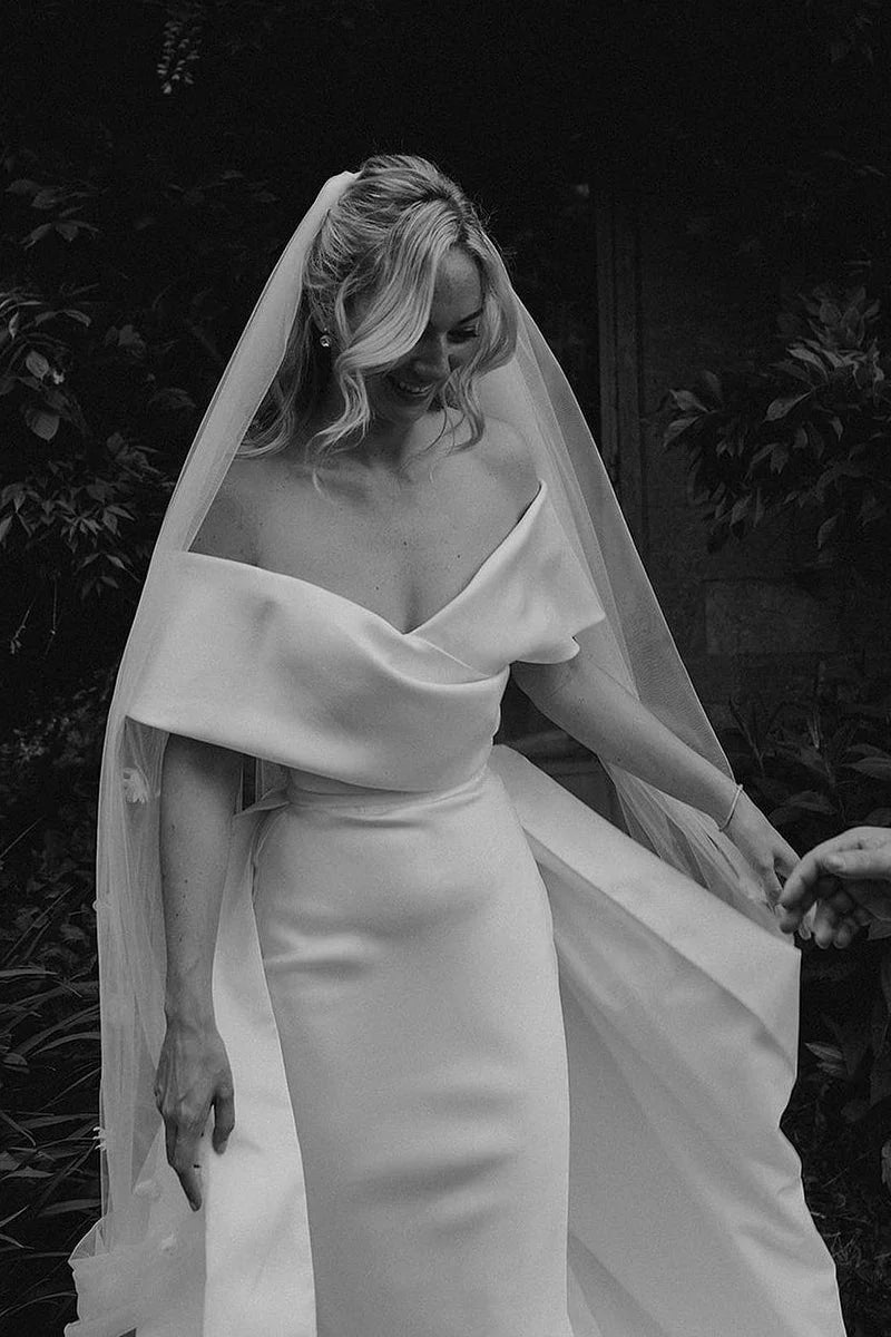 Gorgeous Mermaid Off the Shoulder White Satin Wedding Dresses